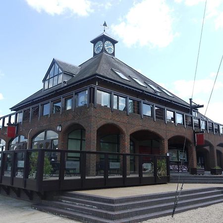 Boathouse Hotel Hythe  Exteriör bild